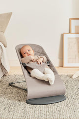 BabyBjörn Babywippe Bliss, Gewebt, Klassische Steppung, Sandgrau