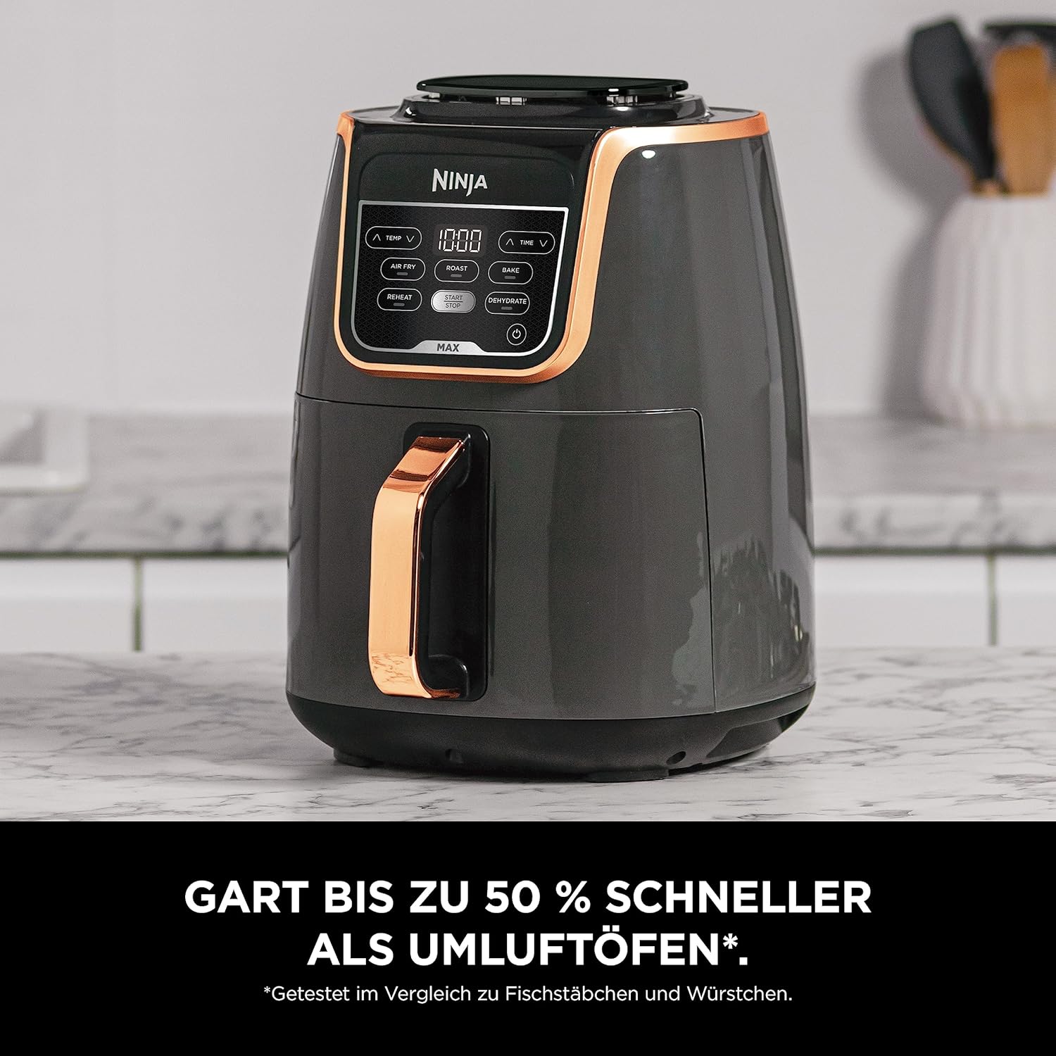 Ninja Heißluftfritteuse MAX PRO, 6,2 L, ölfrei, große Schublade, Rösten, Backen, Air Fry, Antihaftbeschichtet, Spülmaschinenfester Korb & Crisper Gittereinsatz, Silikonzange, Schwarz/Kupfer, AF180EUCP